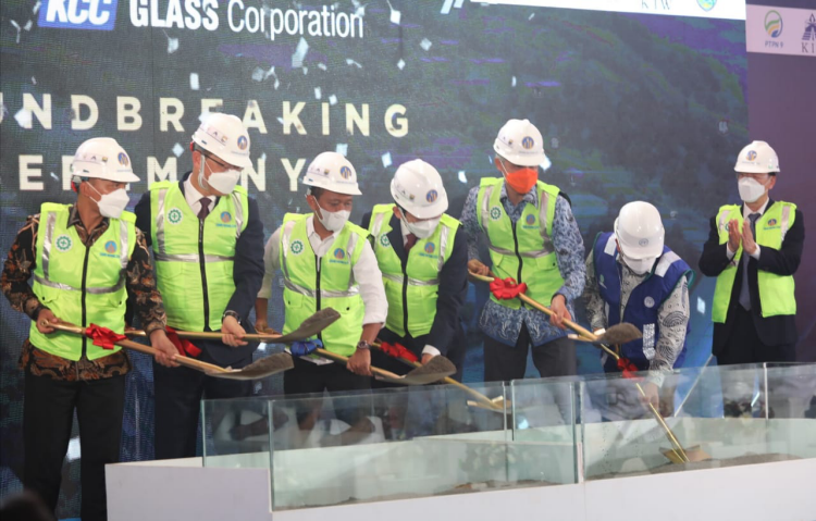  Pabrik  Kaca  Terbesar se Asia Tenggara Dibangun di KIT 